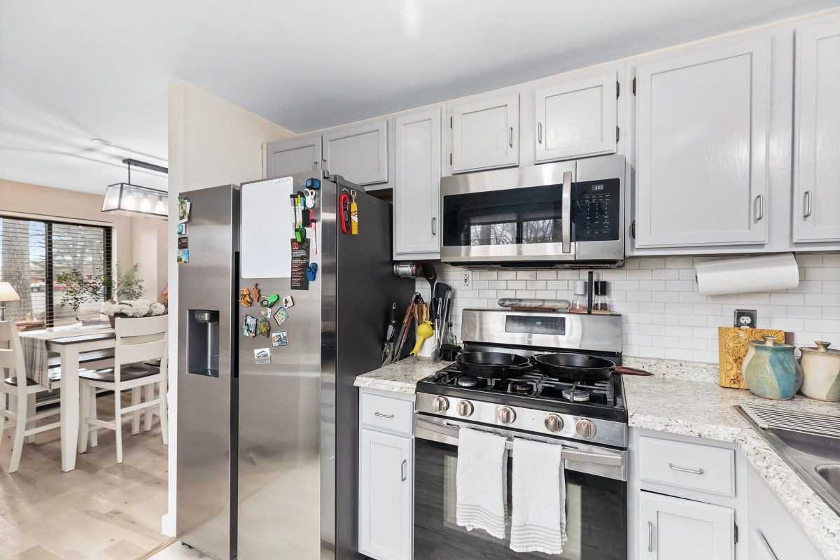 65 Dunvegan Woods - Photo 4 of 24