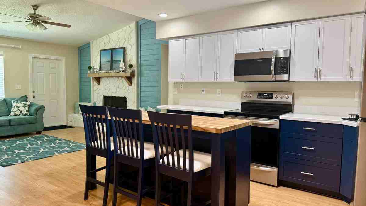641 Hancock Ave - Photo 6 of 14