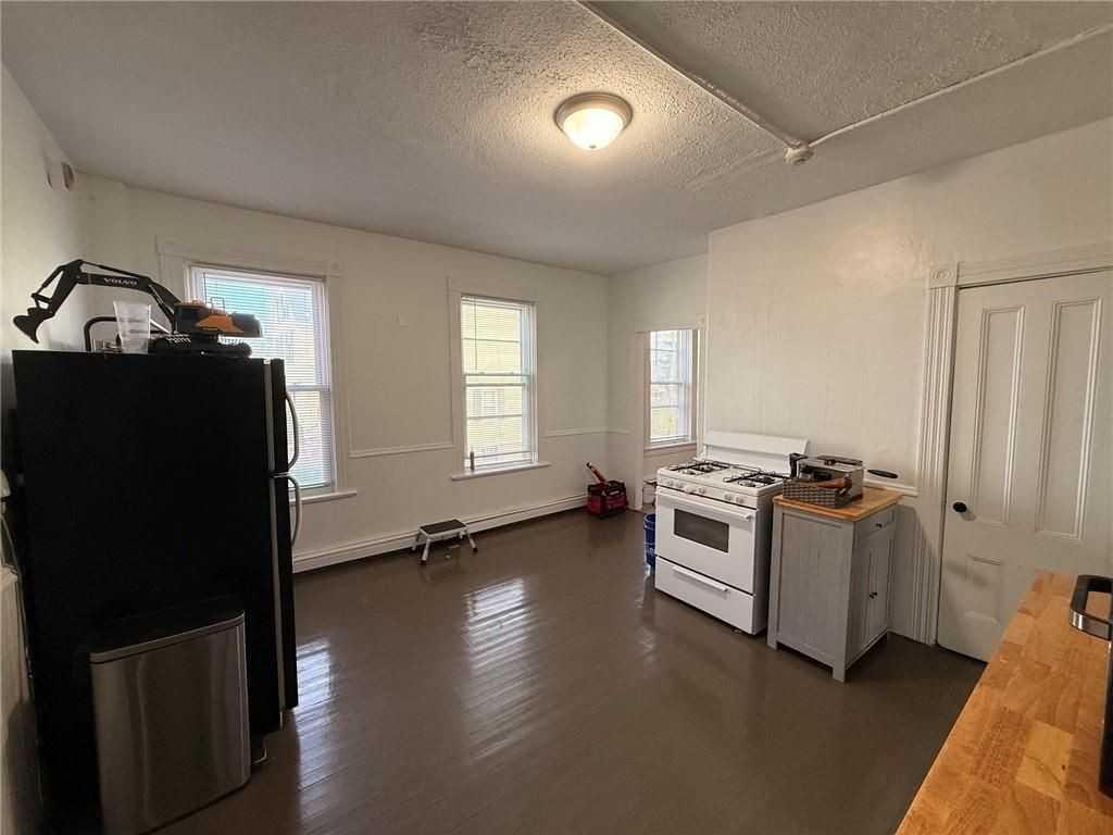 25 Providence St ##2 - Photo 7 of 18
