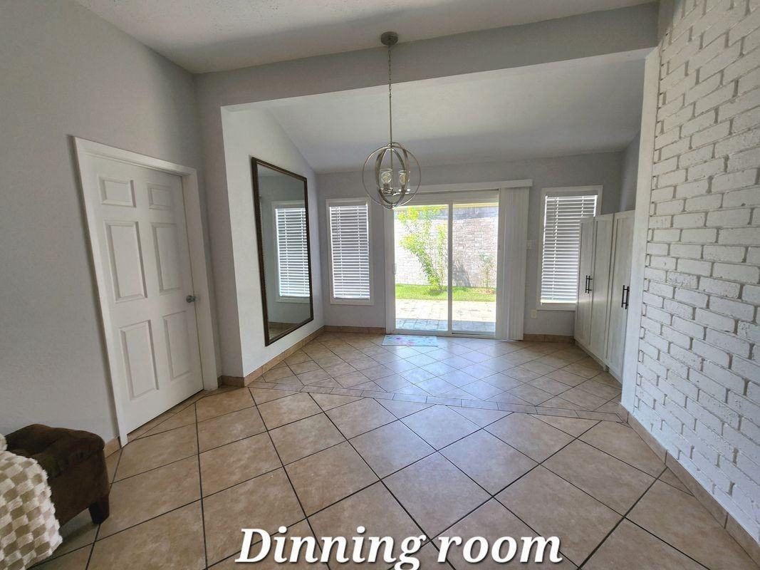 16011 Glen Mar Dr - Photo 2 of 11