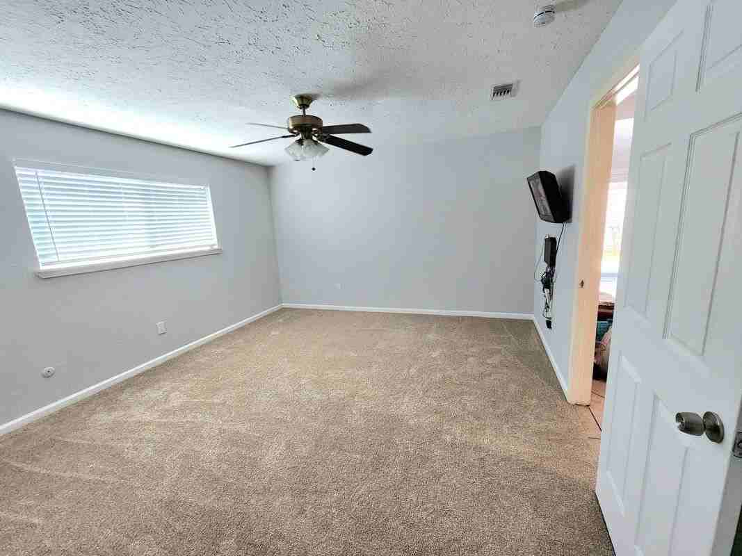16011 Glen Mar Dr - Photo 6 of 11