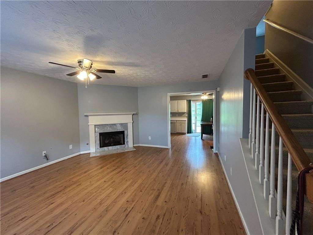 610 Waltman Point Pl - Photo 3 of 17