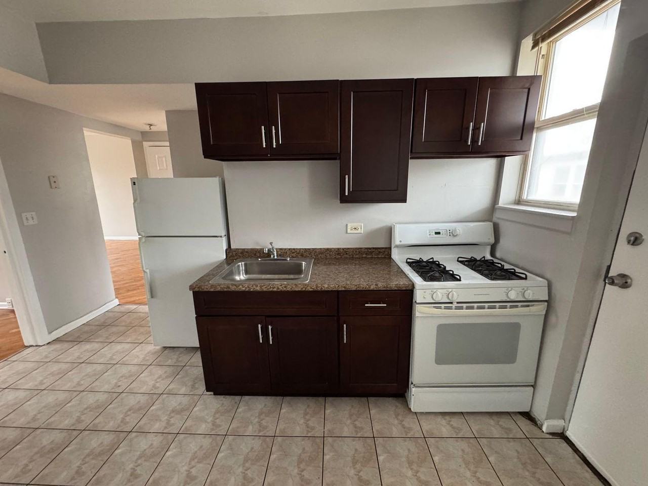 3807 W Thomas St #2 - Photo 7 of 13