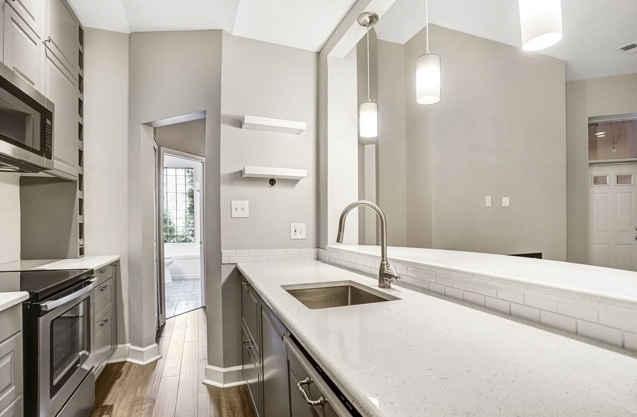 1421 T St Nw #4 - Photo 4 of 22