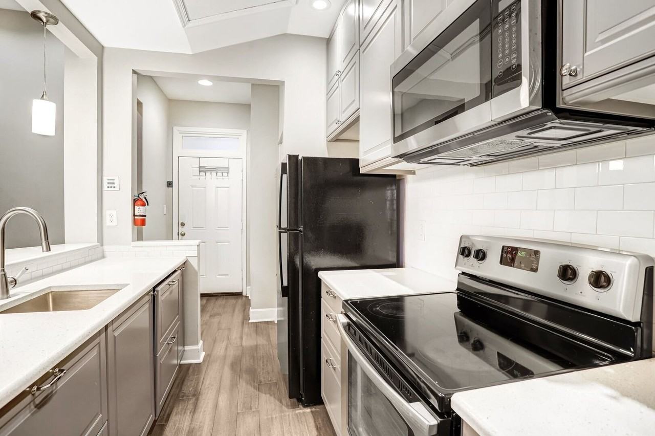 1421 T St Nw #4 - Photo 5 of 22