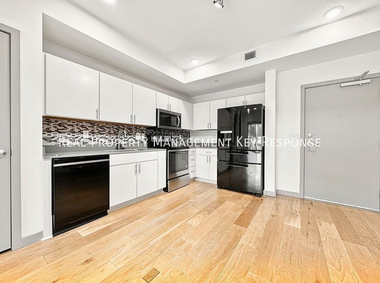 400 Herron Dr #113 - Photo 5 of 31