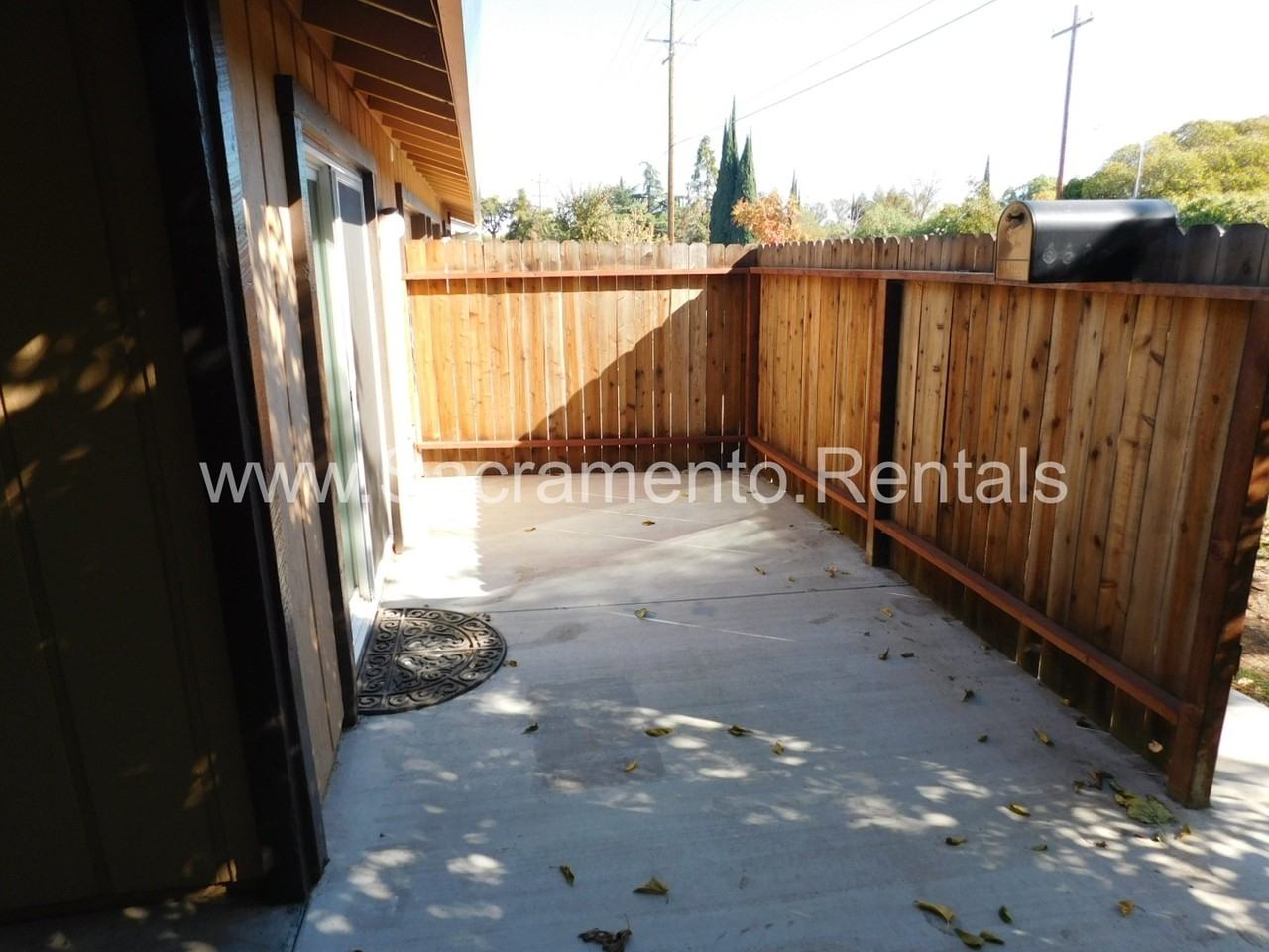 4005 Myrtle Ave - Photo 2 of 17