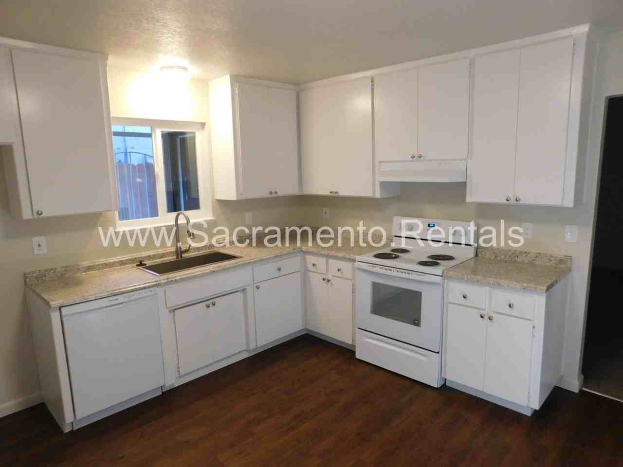 4005 Myrtle Ave - Photo 5 of 17