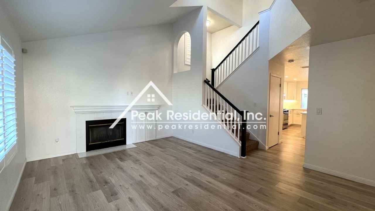 8943 Cypress View Way - Photo 4 of 34