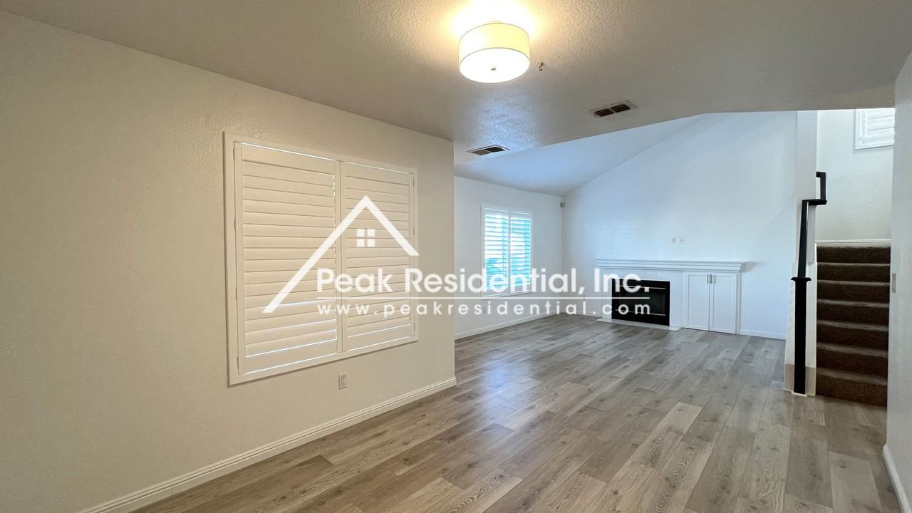 8943 Cypress View Way - Photo 7 of 34