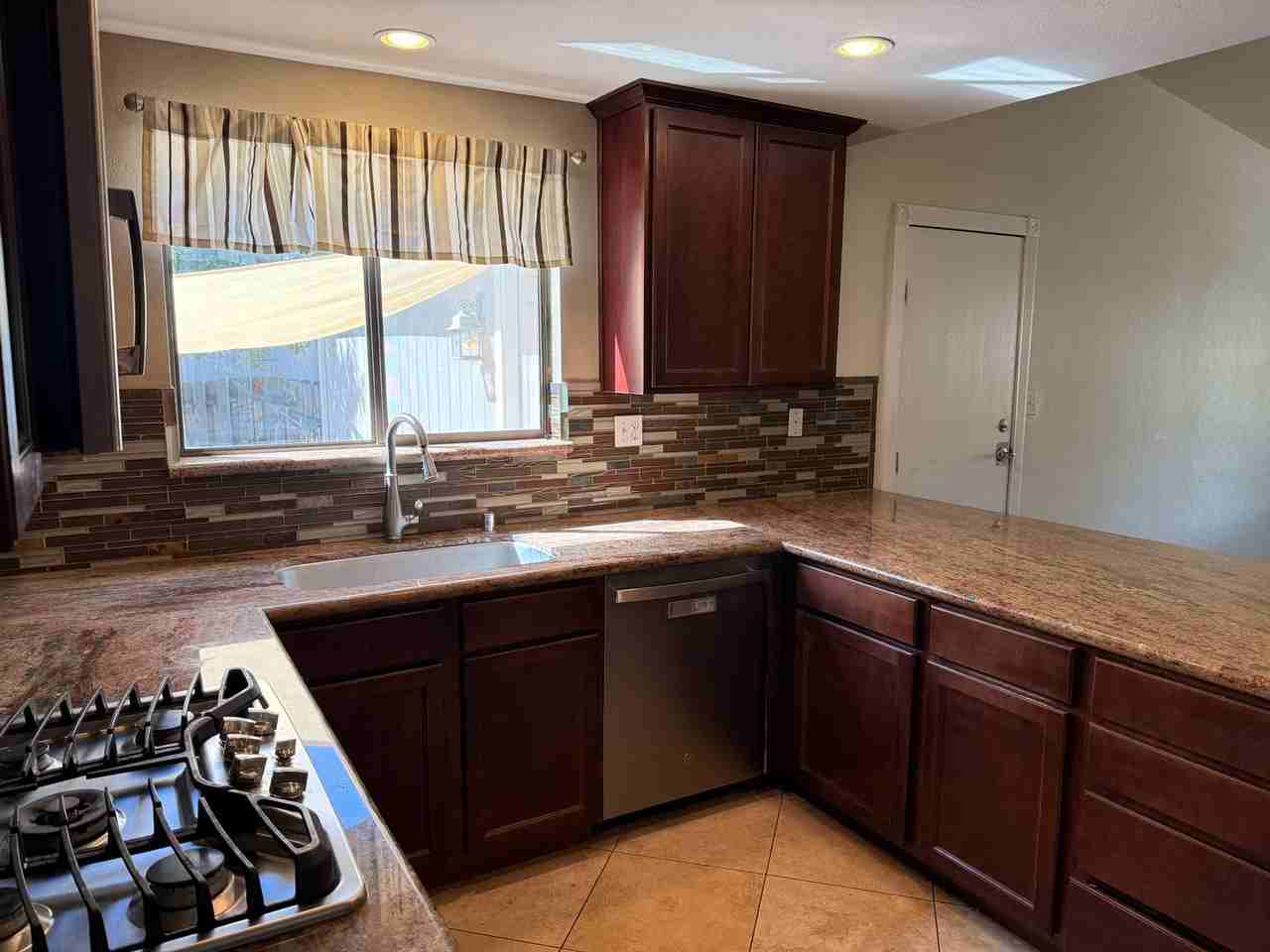 1440 Joanie Ct - Photo 4 of 15