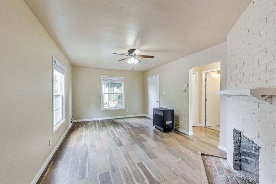 1814 10th St - Photo 3 of 18