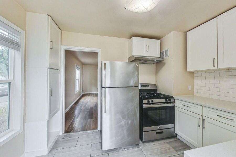 1814 10th St - Photo 5 of 18