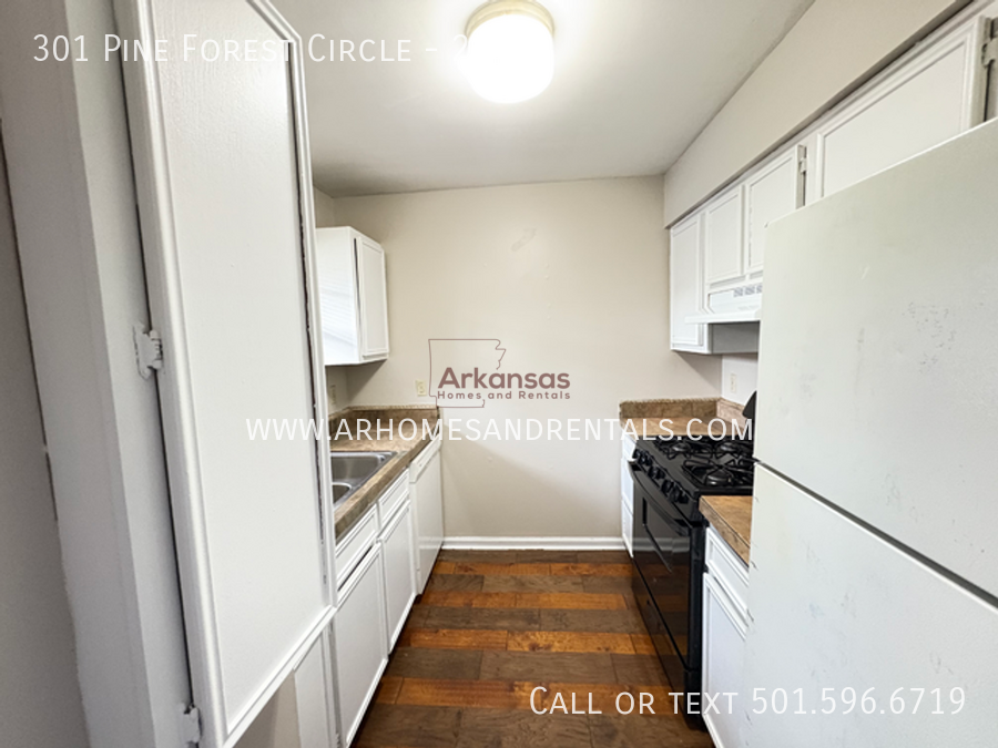 301 Pine Forest Cir #28 - Photo 4 of 9