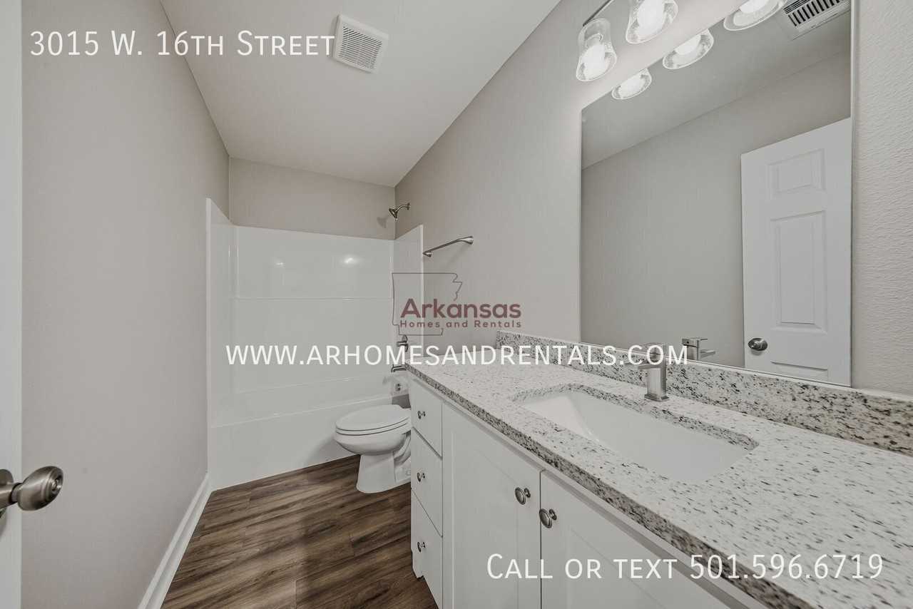 3015 W 16th St - Photo 6 of 16