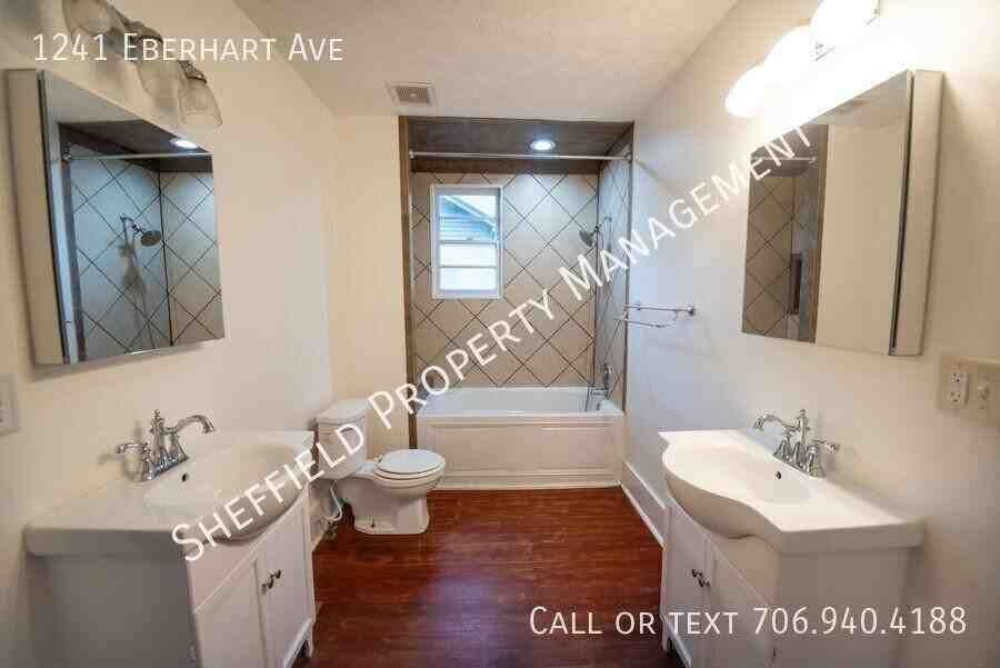 1241 Eberhart Ave - Photo 4 of 14