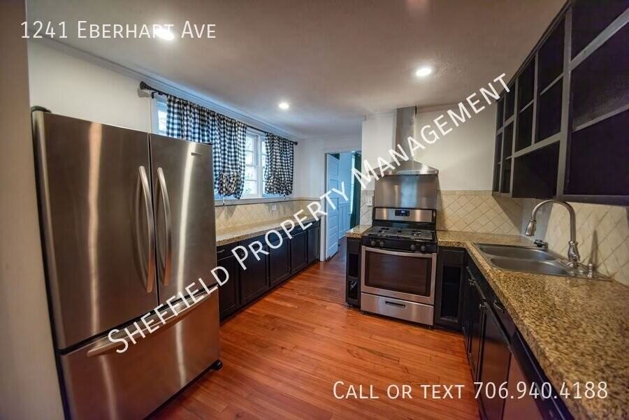 1241 Eberhart Ave - Photo 7 of 14