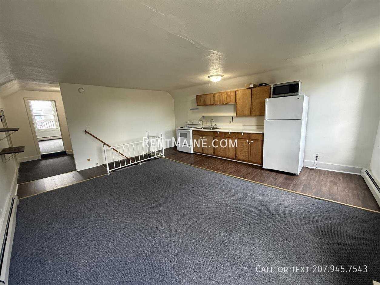 8 Commercial St #5 - Photo 2 of 6