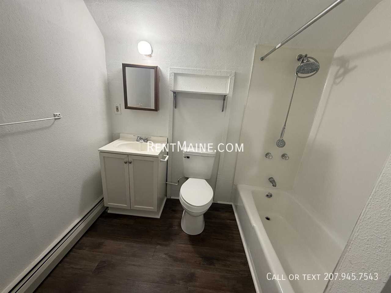 8 Commercial St #5 - Photo 6 of 6