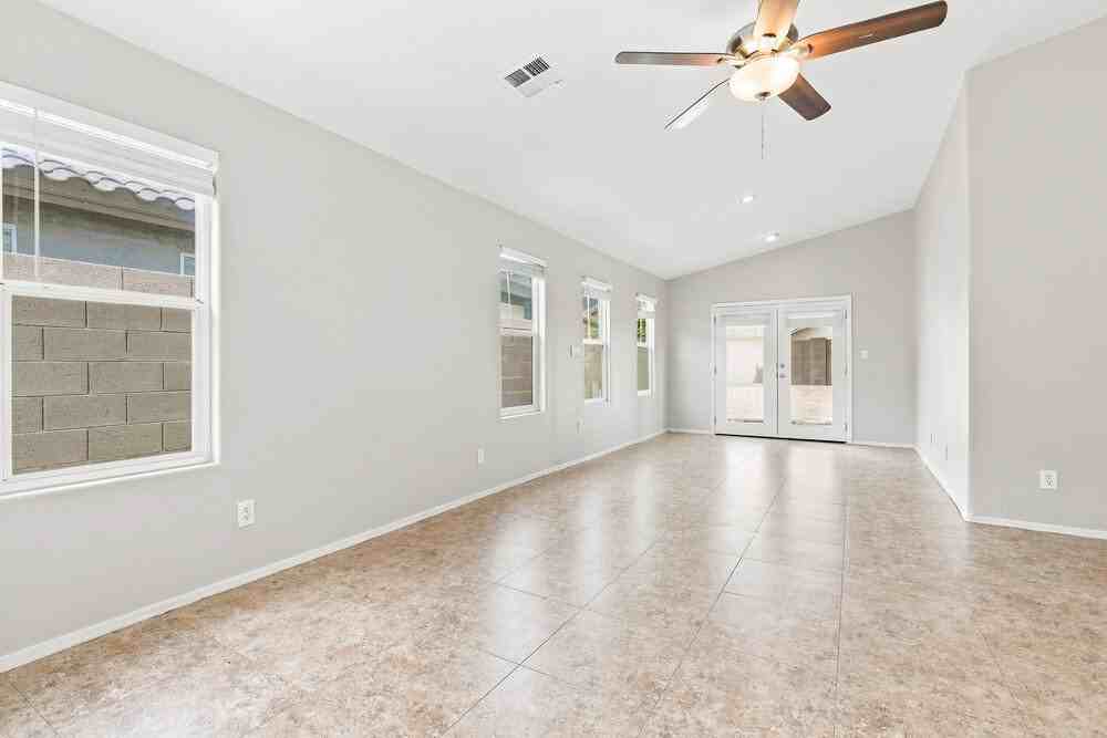 3312 W Five Mile Peak Dr - Photo 5 of 16
