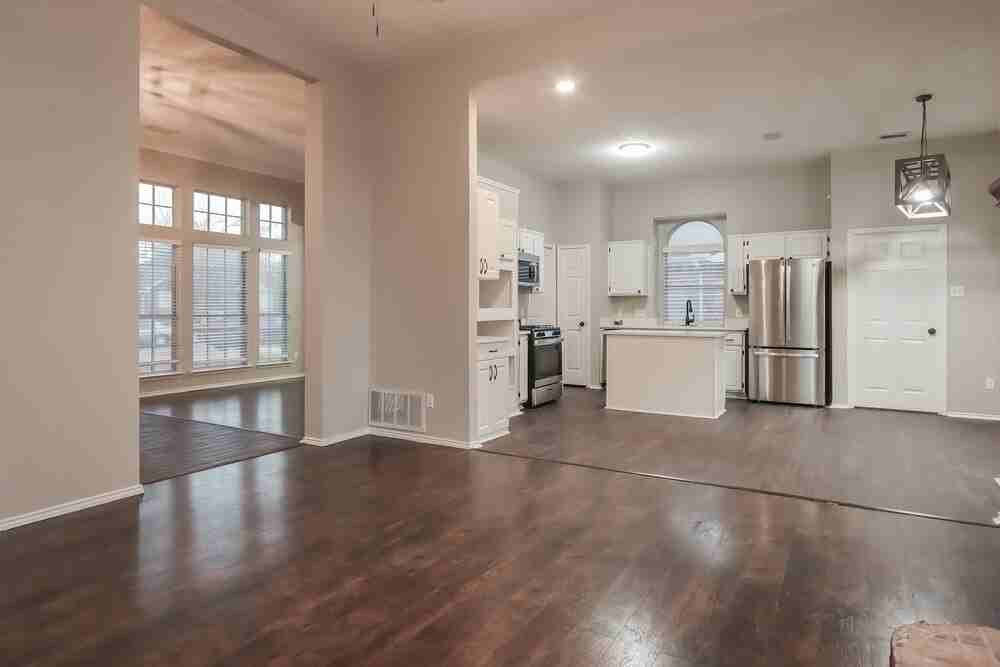 2307 Stillwater Dr - Photo 3 of 16