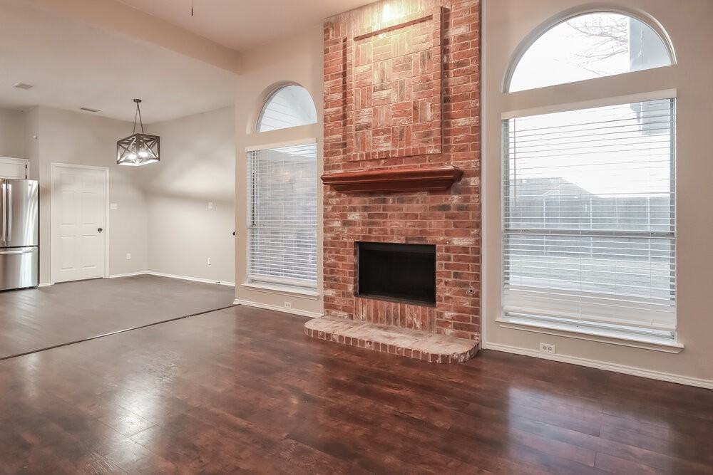 2307 Stillwater Dr - Photo 4 of 16
