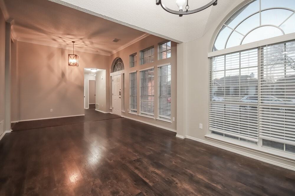2307 Stillwater Dr - Photo 6 of 16