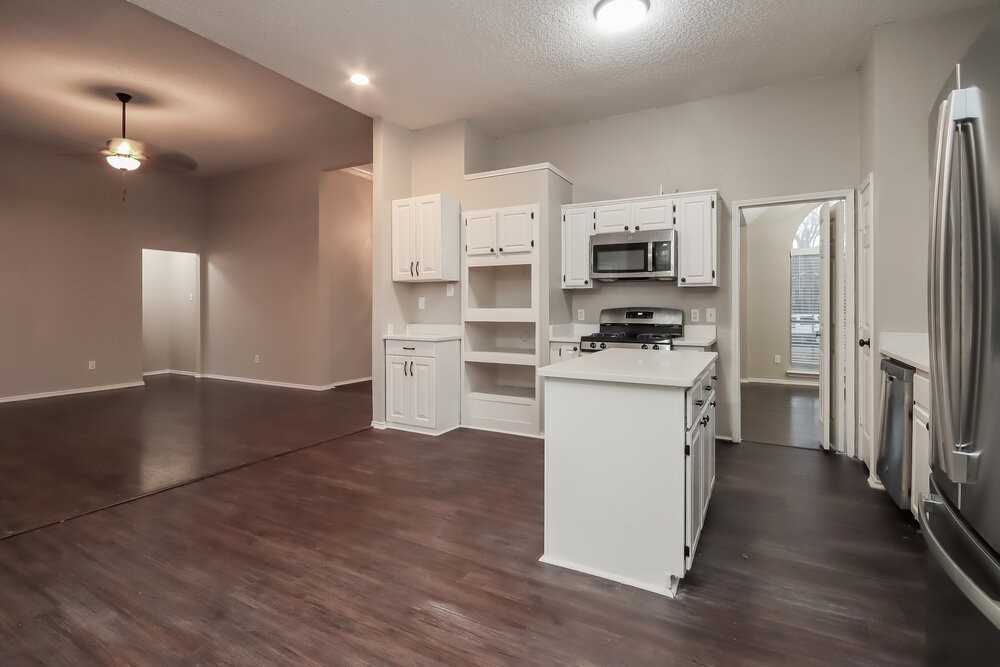 2307 Stillwater Dr - Photo 7 of 16
