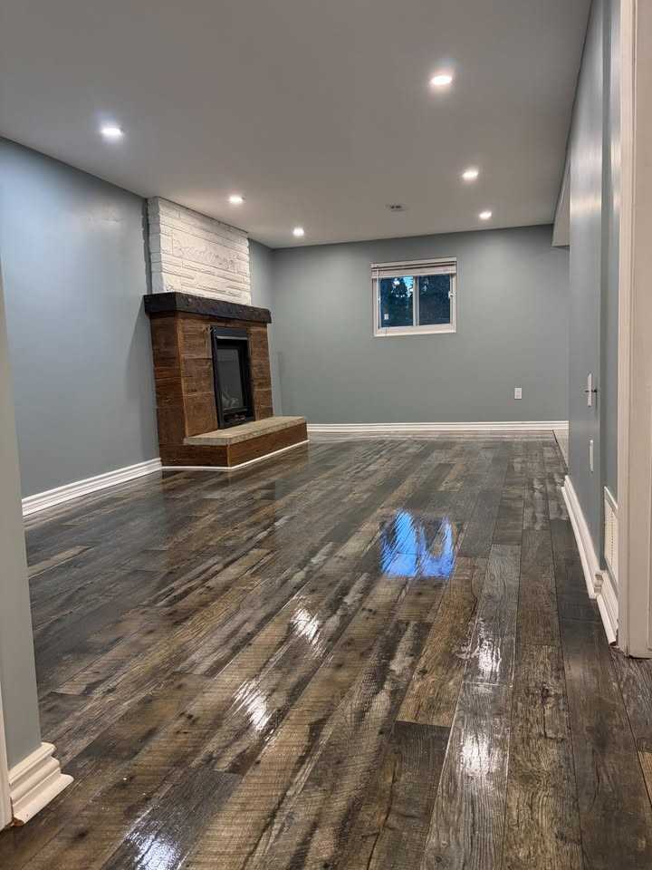 440 Queen Victoria Drive #2 - Photo 3 of 12