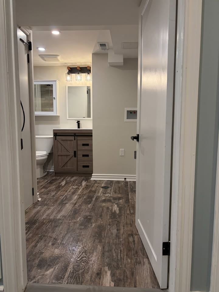 440 Queen Victoria Drive #2 - Photo 5 of 12