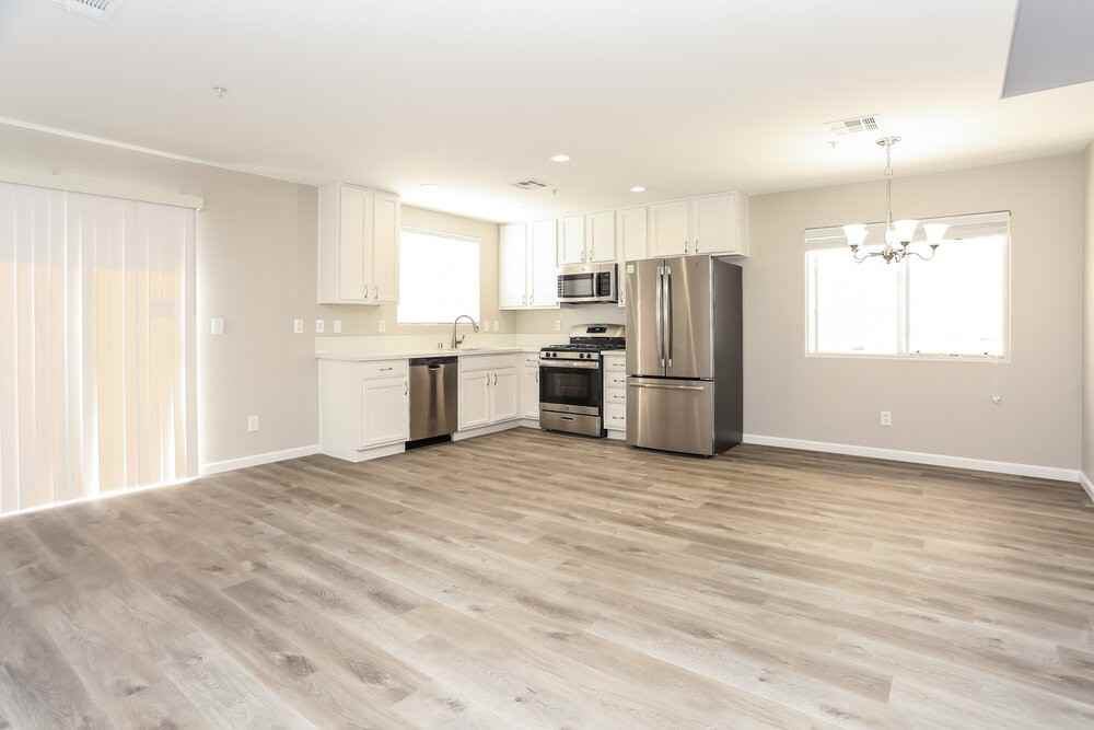3131 Inlet Bay Ave - Photo 4 of 17