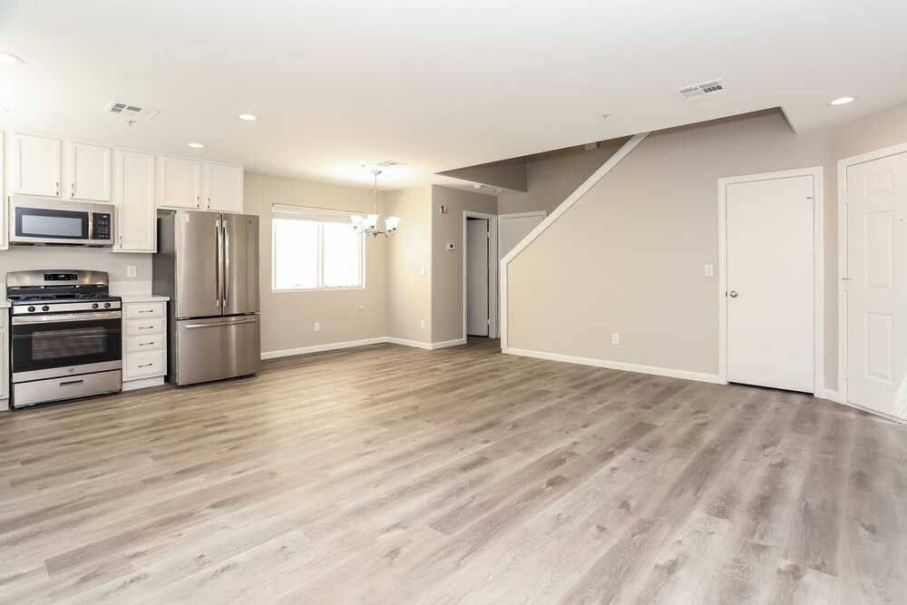 3131 Inlet Bay Ave - Photo 5 of 17