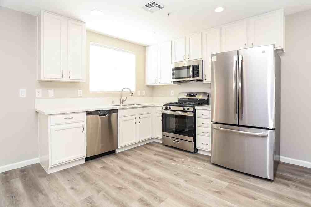 3131 Inlet Bay Ave - Photo 7 of 17