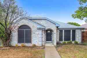 featured image of 2946 Lawndale Dr