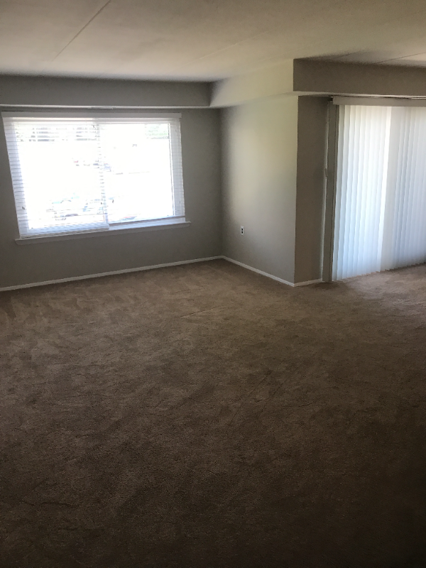 125S Clubhouse Dr Sw #4 - Photo 4 of 6
