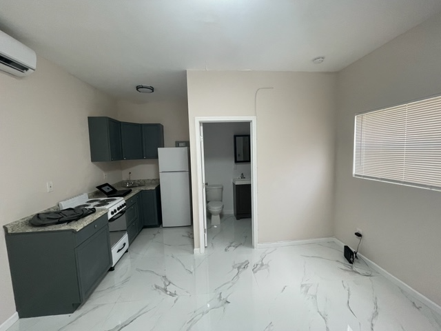 1020 N 18th Ct #101B - Photo 2 of 24