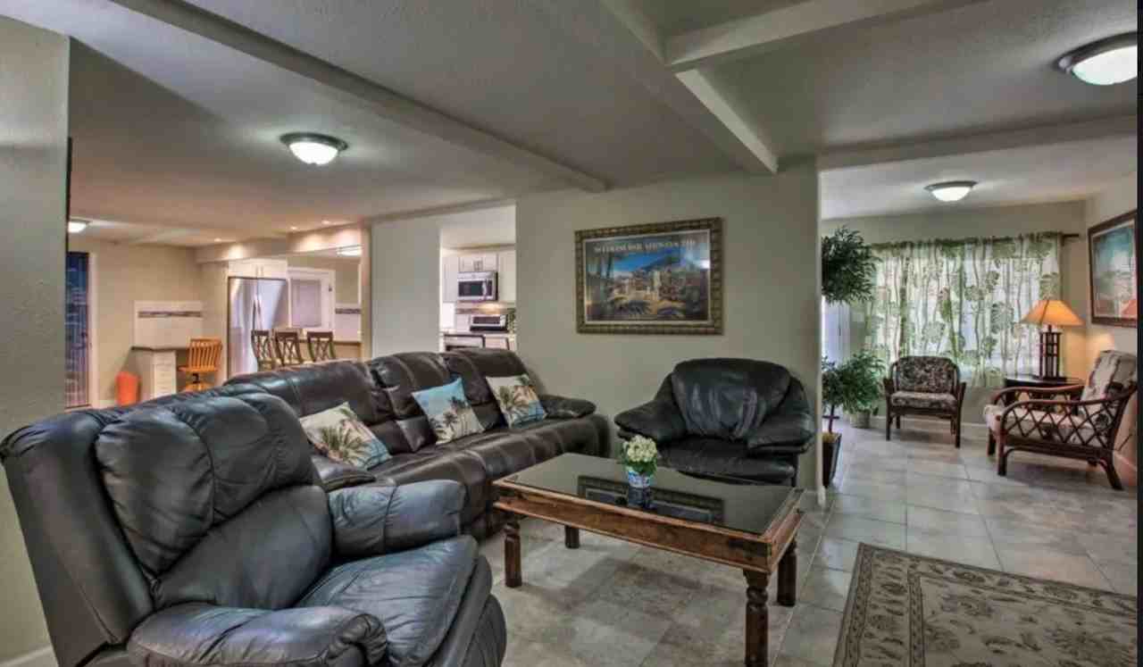 2417 Nihi St - Photo 4 of 9