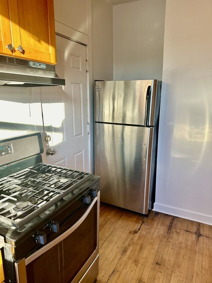 5958 N Paulina St #1 - Photo 7 of 11