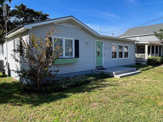 305 22nd Ave N - Photo 2 of 50