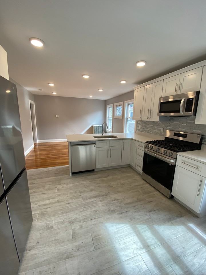 7 Elmira St #7 - Photo 3 of 9