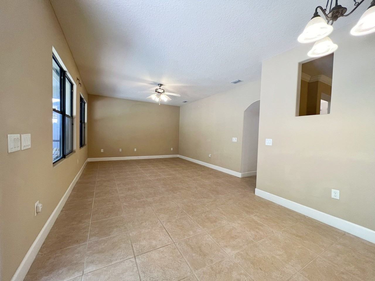 2532 Glenridge Cir - Photo 6 of 20