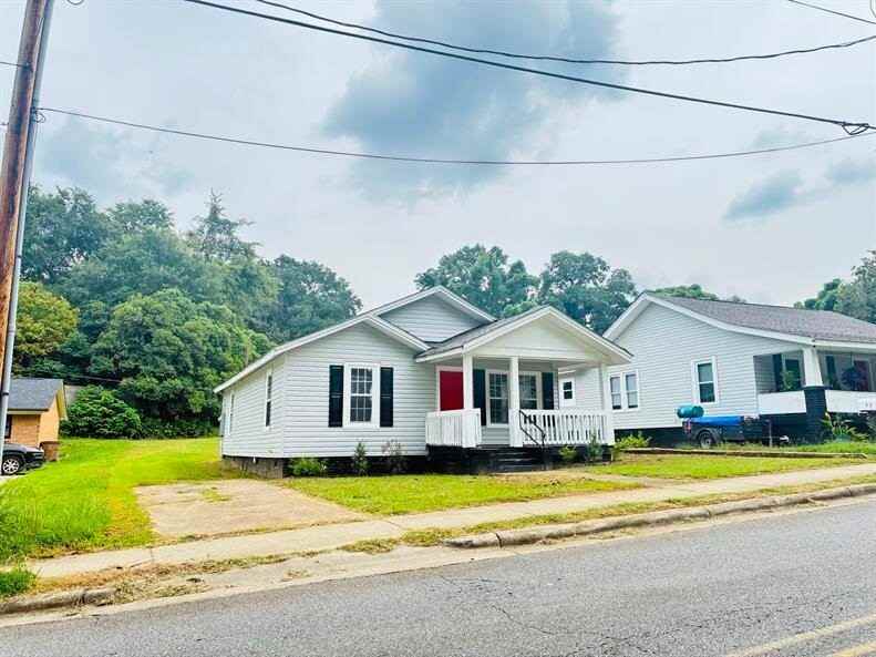320 E Sumter St - Photo 2 of 23