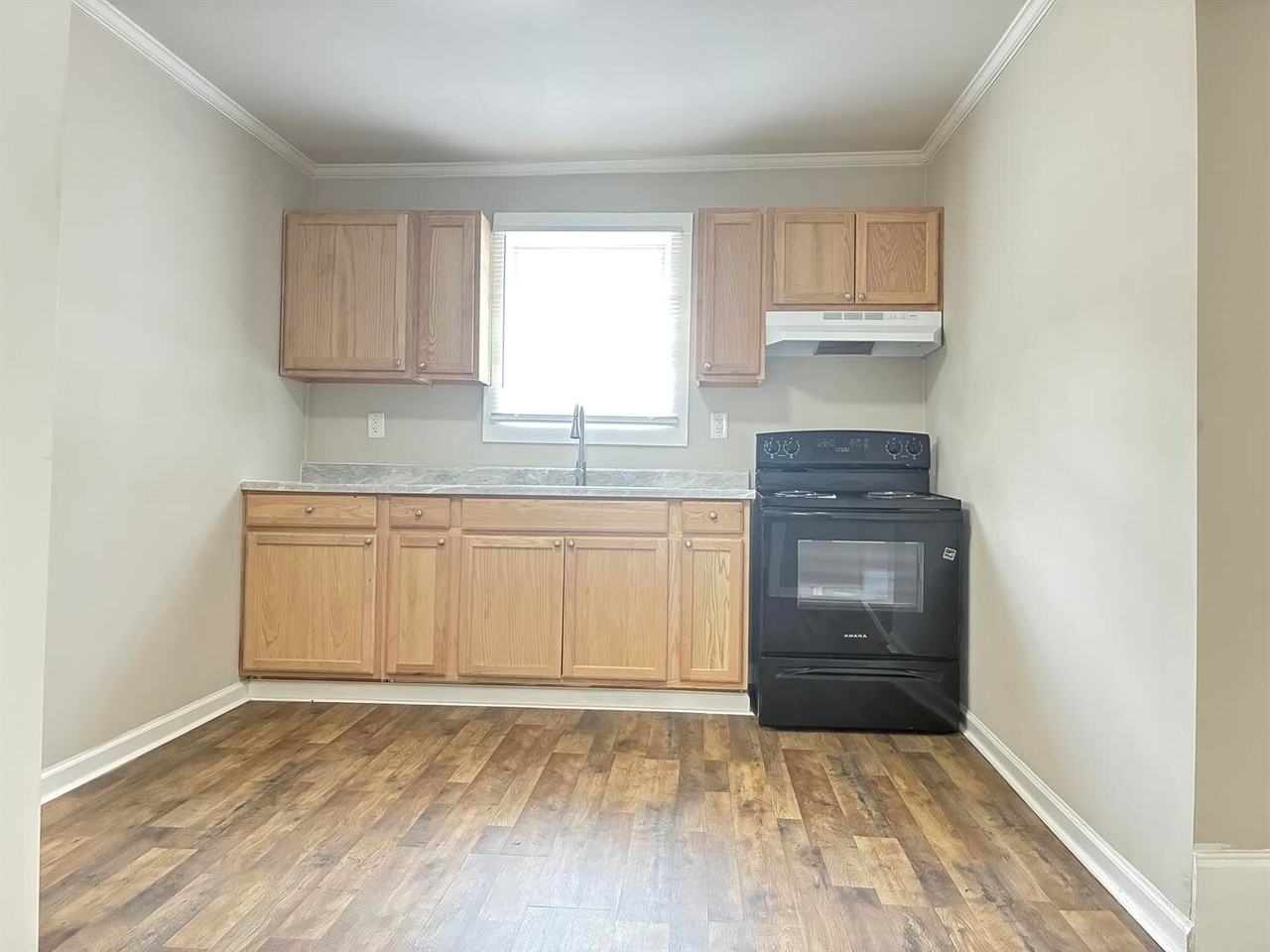 320 E Sumter St - Photo 4 of 23