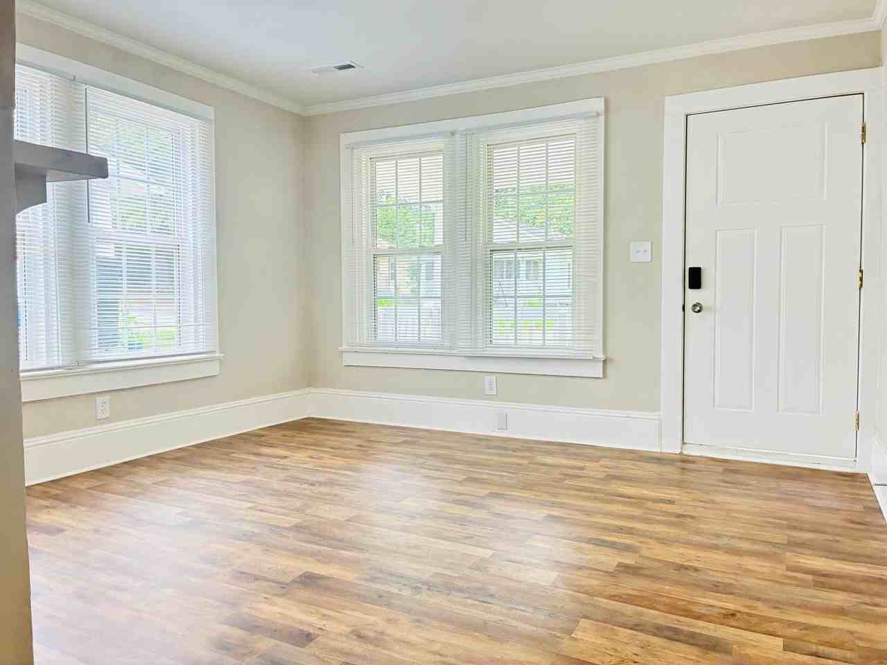 320 E Sumter St - Photo 6 of 23