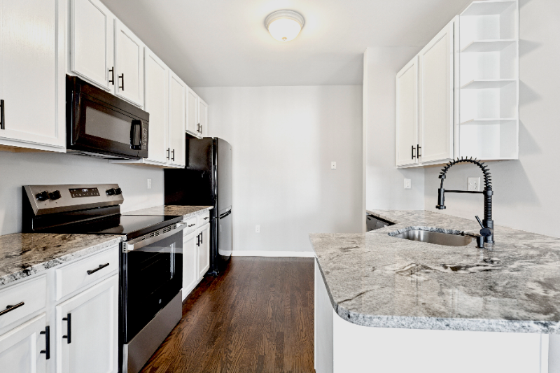 632 Onward Ave - Photo 3 of 25
