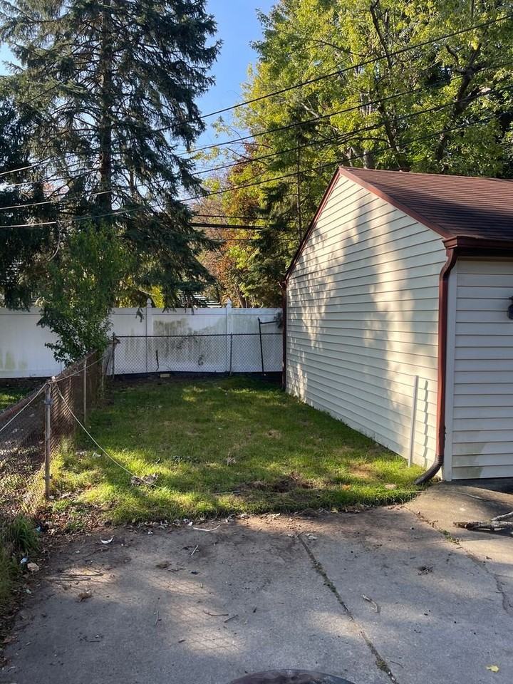 14855 Cleveland Ave - Photo 3 of 14