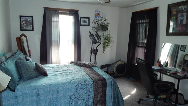 386 Ellen St - Photo 5 of 8