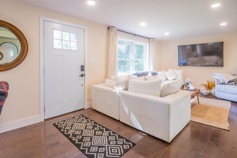 18544 Brooke Rd - Photo 2 of 41