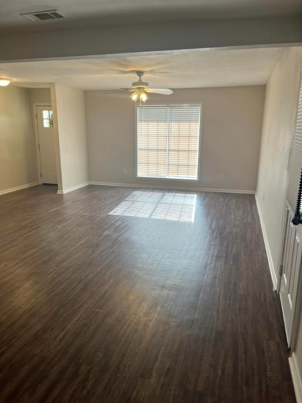 2107 Plum St - Photo 3 of 8