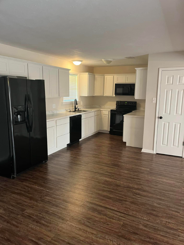 2107 Plum St - Photo 5 of 8